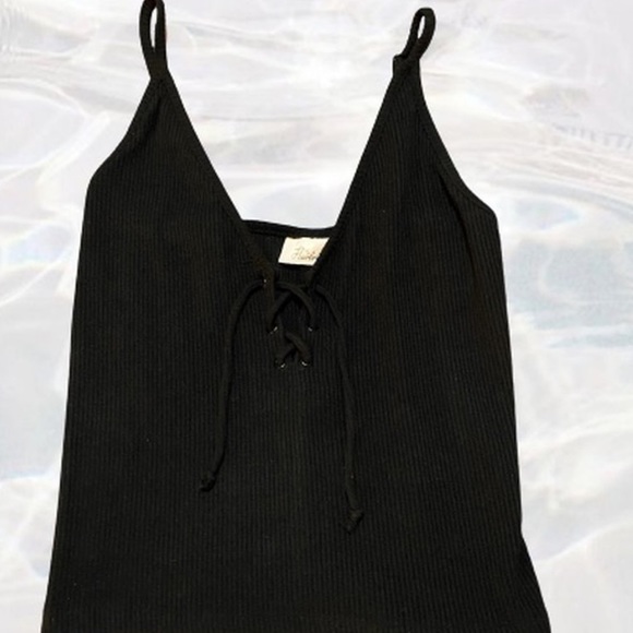 BLACK LACE UP TANK - Picture 1 of 1